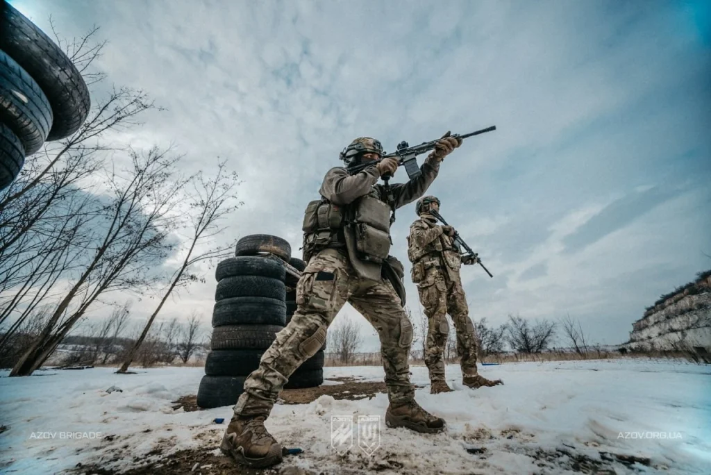 контракт 18-24 в Азові