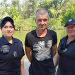 У Кам’янському правоохоронці разом із мешканцем міста врятували дитину, яка майже втопилася