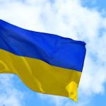 У Дніпрі поруч з ОВА святково здійняли національний прапор України