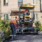 У Кам’янському на Дніпробуді відновили дорогу біля будинків на вулиці Квітів
