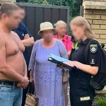 Двоє мешканців Дніпропетровщини наполягали на сплаті вигаданого боргу у чоловіка