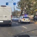 На проспекті Сергія Нігояна в Дніпрі через зупинку «Жигулів» і патрульних утруднено рух транспорту