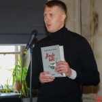 У Дніпрі ветеран і ексв’язень Олексій Ануля представив документальне видання Jingle Bellz