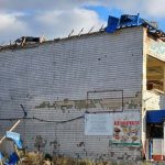 Як обстріли зруйнували будівлю АТБ у селищі на Дніпропетровщині