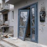 У Дніпрі пів року стягують оплату за домофон мешканцям зруйнованого вибухом росіян під’їзду