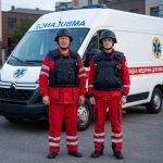 Команда швидкої допомоги потрапила під обстріл після евакуації дітей