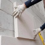 У Дніпрі терміново утеплять будинок за більш ніж 26 млн грн, приховавши реальну вартість матеріалів